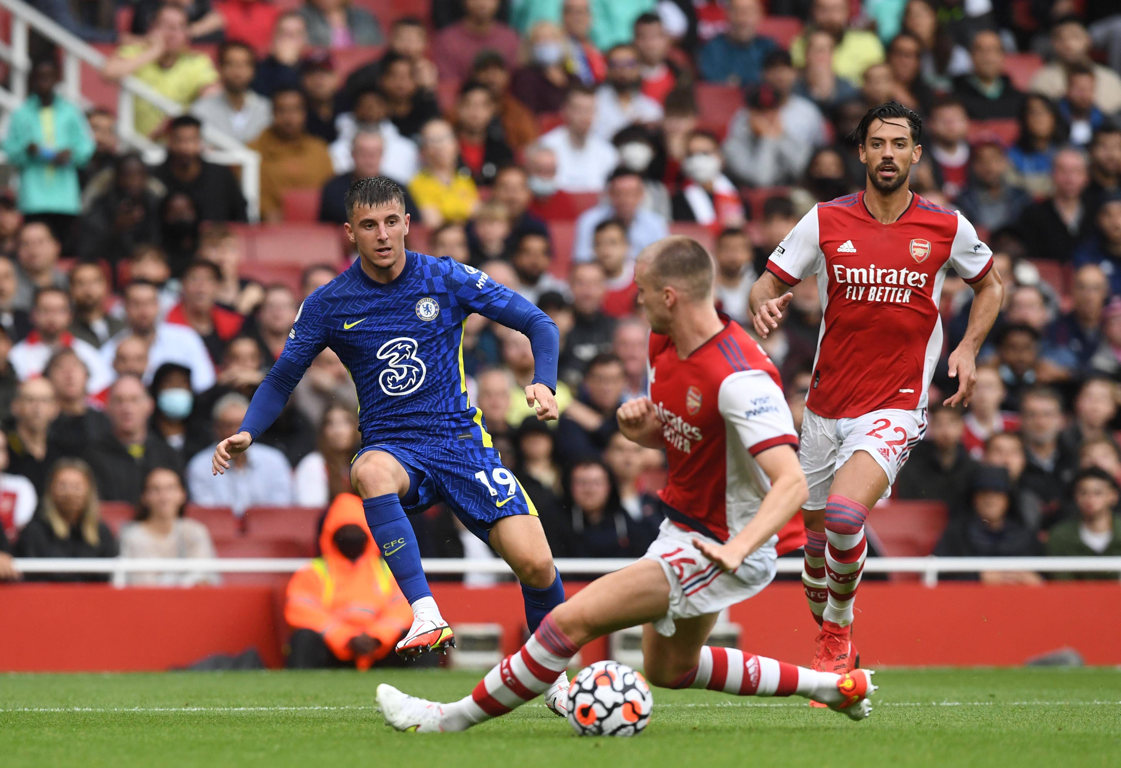 着巨大的压 着巨大的压