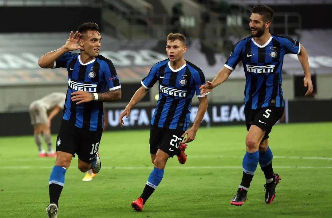 王上源谈单后腰角色：阵型无完美 在场上需要每个人相互协防、跑动和弥补